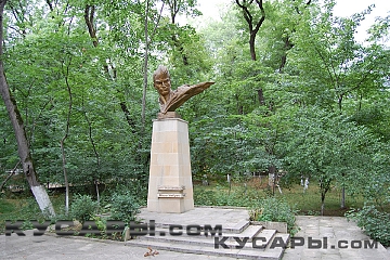 Бюст М.Велиева